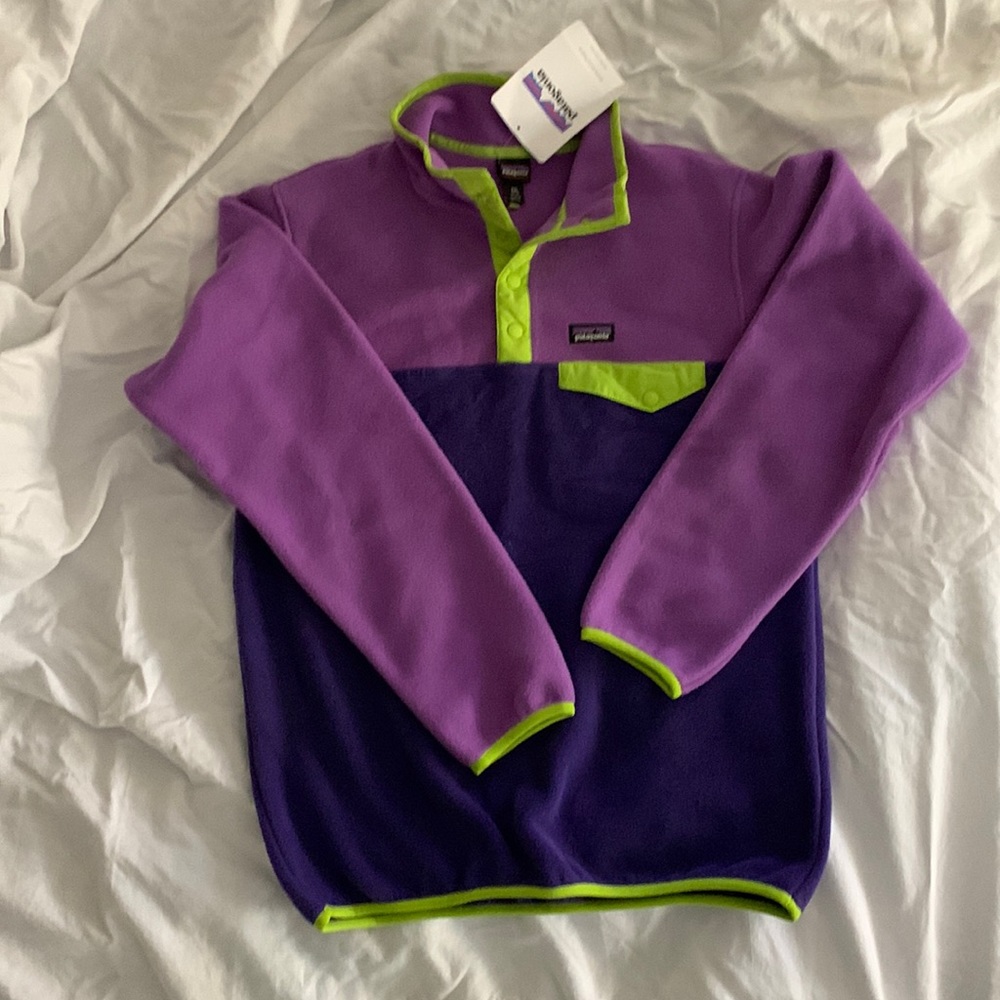 Patagonia Girls’ Lightweight Synchilla Snap-T Pullover, size XXL (16-18) purple